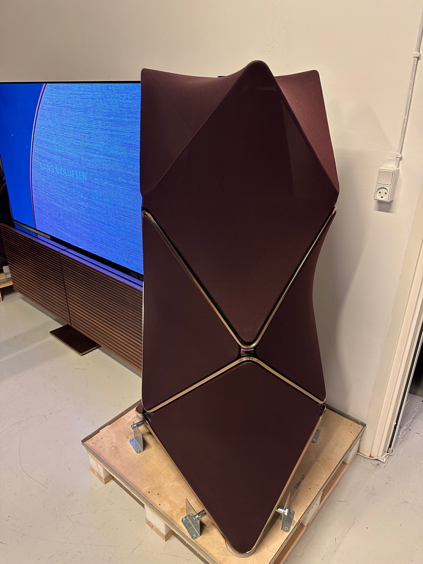 BeoLab 90 Bronze Tone/Purple Heart