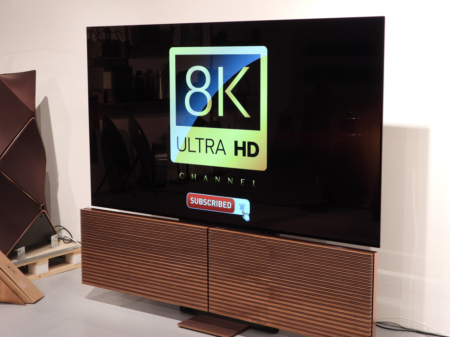 BEOvision Harmony 88" 8K Bronze / Walnut