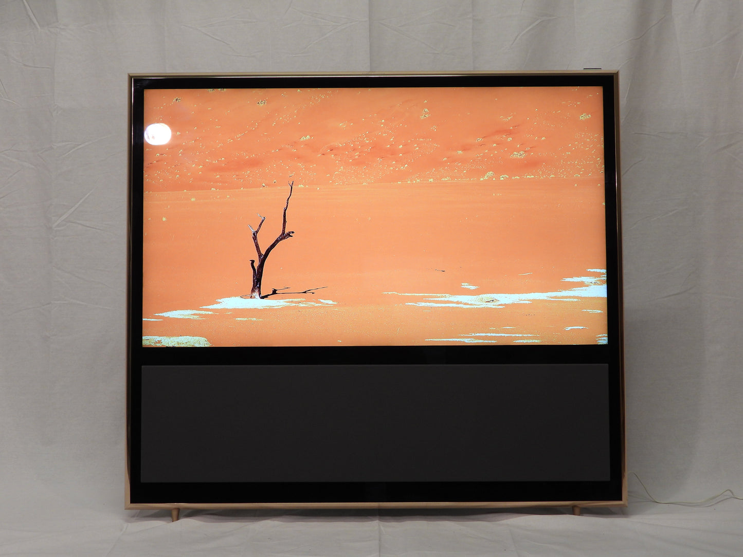 BEOvision 11 46"Rose Gold 90 års jubilæum