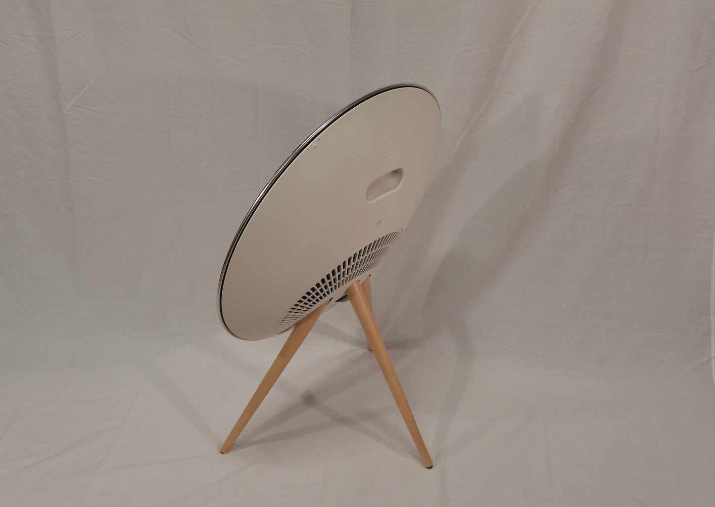 BeoPlay A9 2rd generation Hvid / ahorn