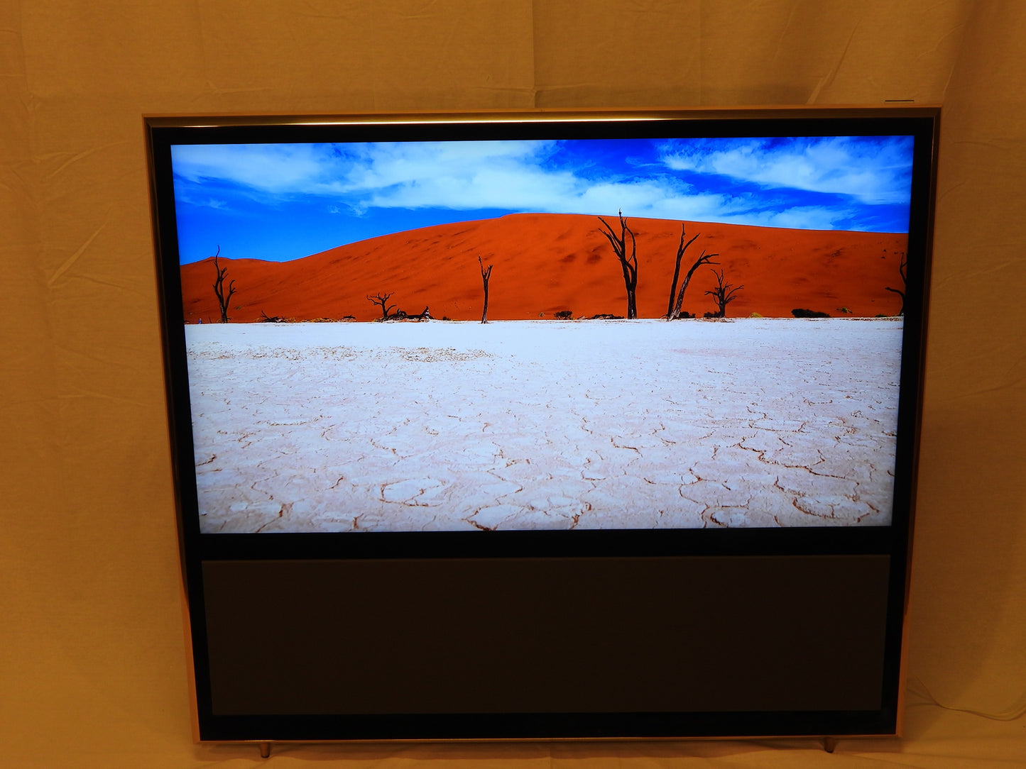 BEOvision 11 46"Rose Gold 90 års jubilæum