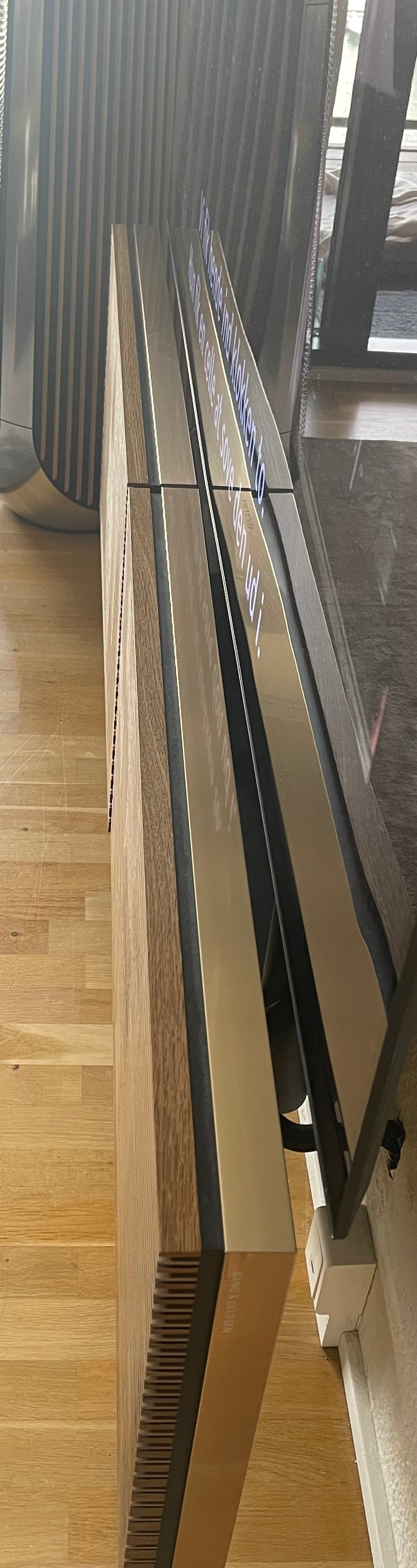 BEOvision Harmony 77" Brass / Smoked Oak