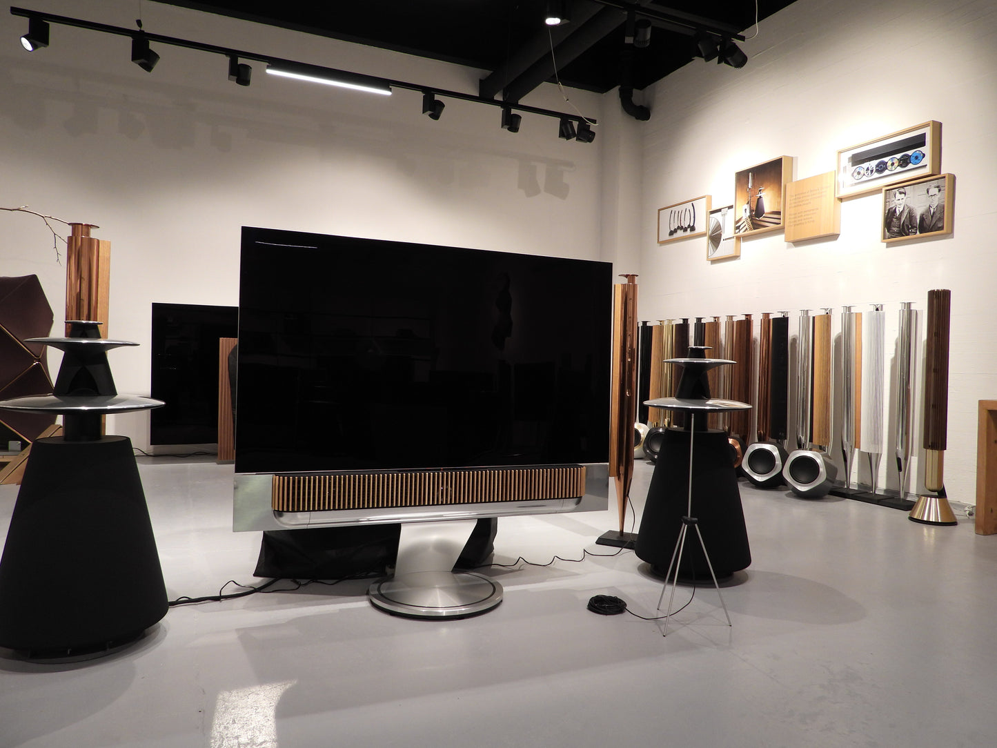 BEOsound Theatre 65”TV