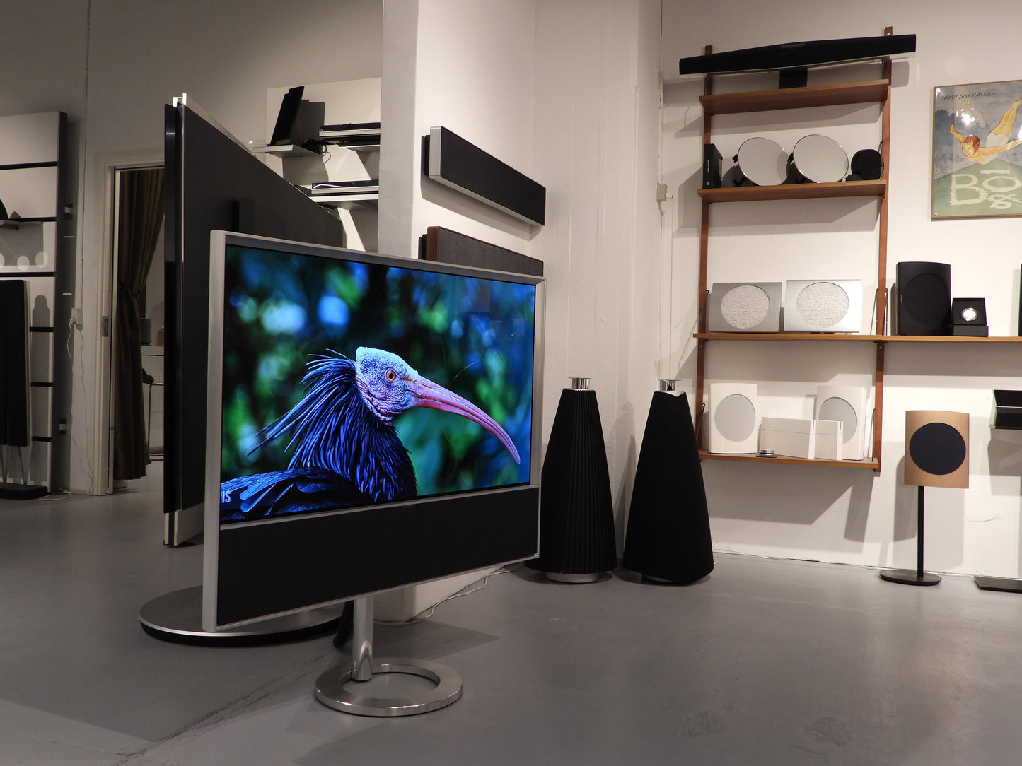 BEOvision Contour 48"Aluminium