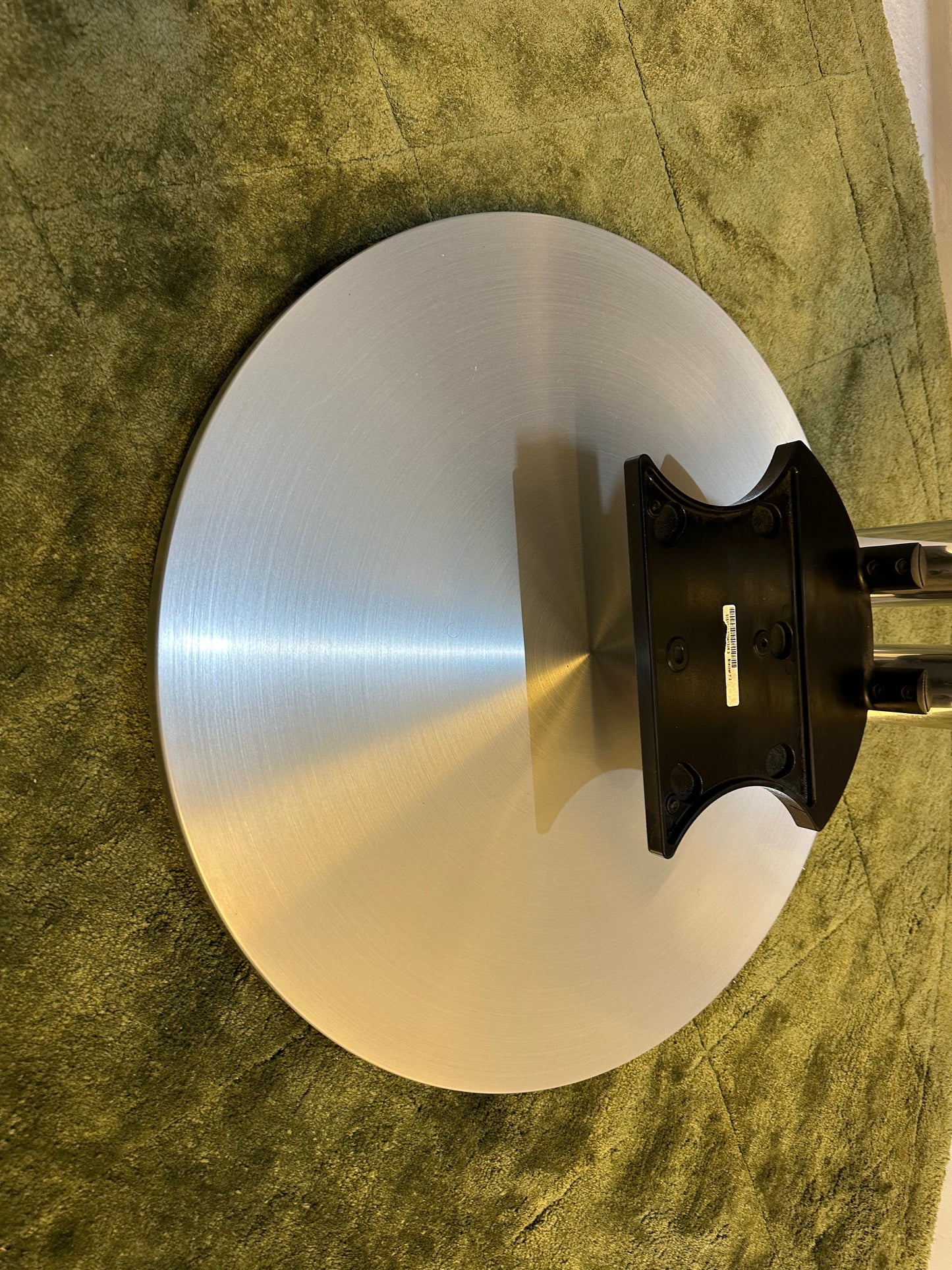 Lav MotorGulv Stand til BEOvision 7-55”